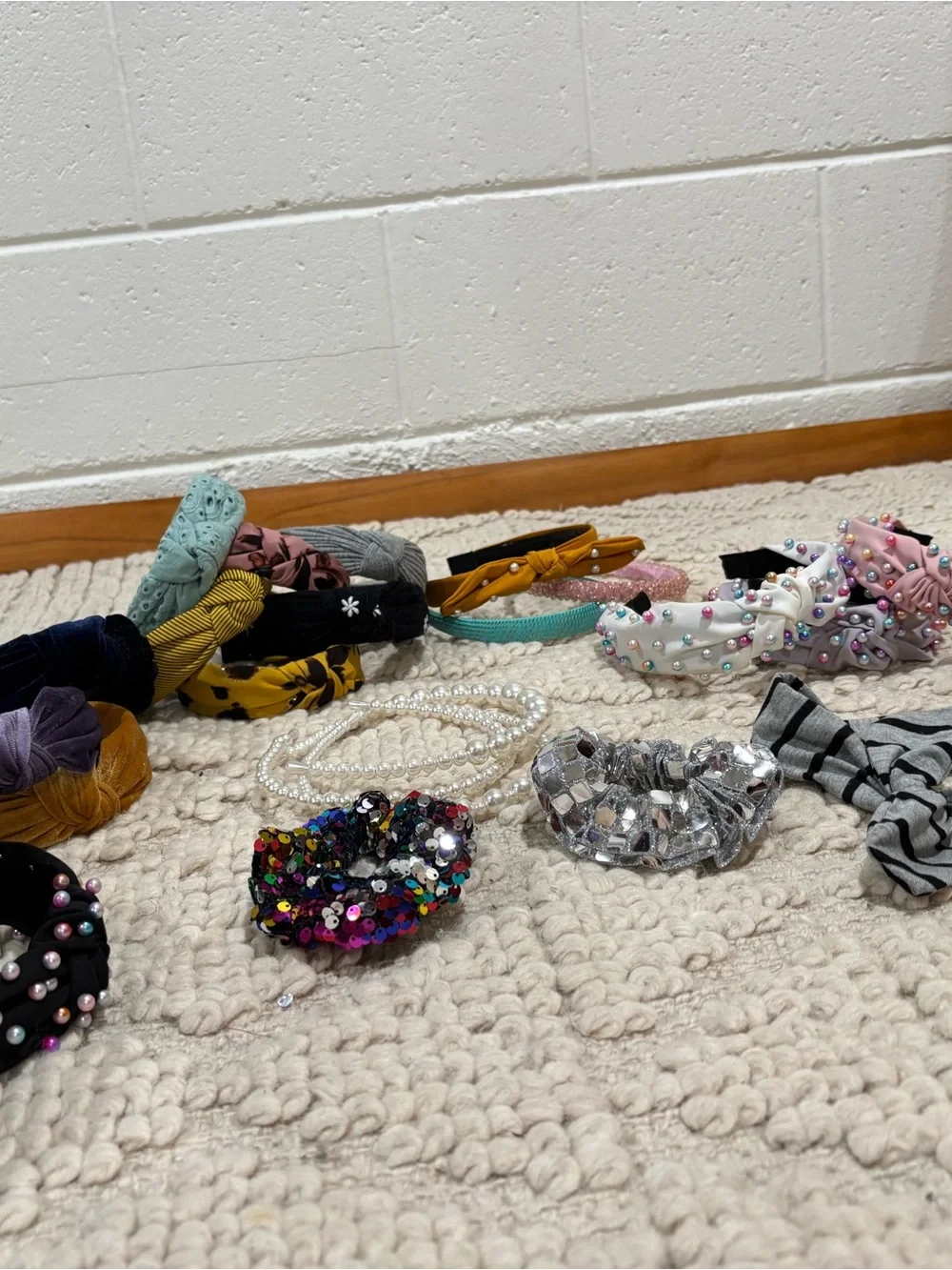 25 pieces Kids Multicolor Sequin & Pearl Hair Accessories Set